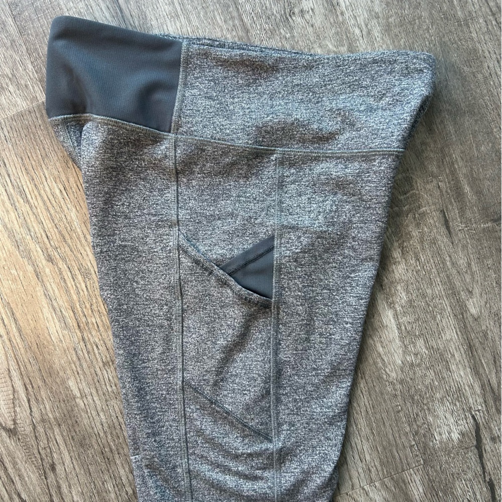Ivivva by Lululemon size 14 youth yoga pants with side pockets in grey - Picture 7 of 8